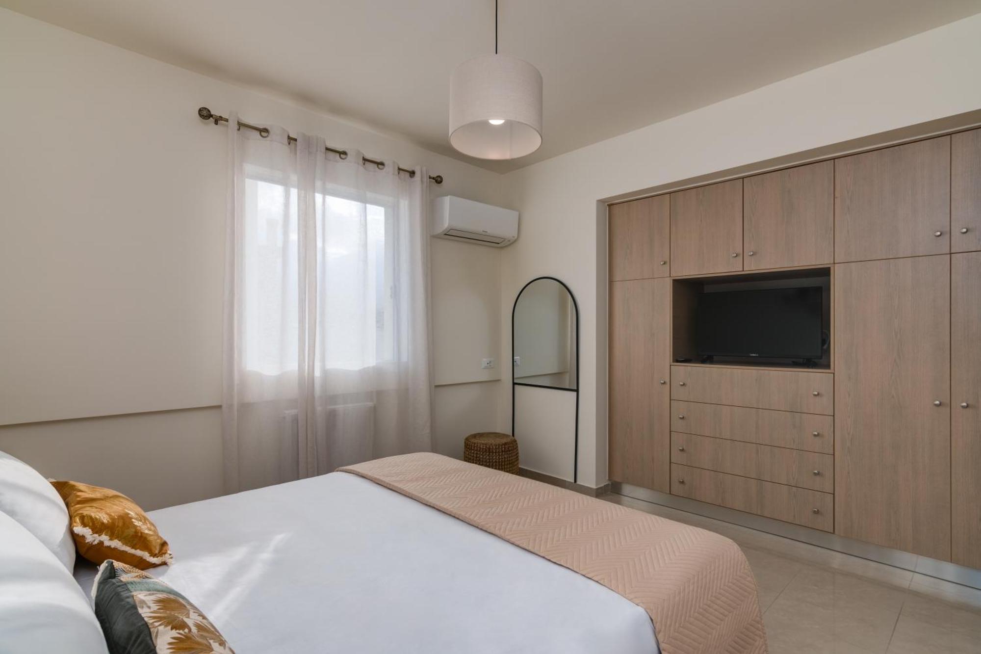 Oikies Luxury Apartments With Private Free Parking Area Agios Nikolaos Exterior foto